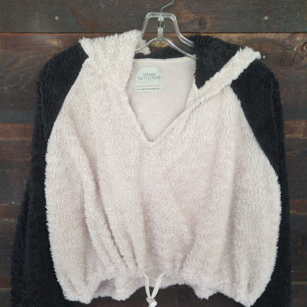 Urban Outfitters girls jacket size small petite black and beige